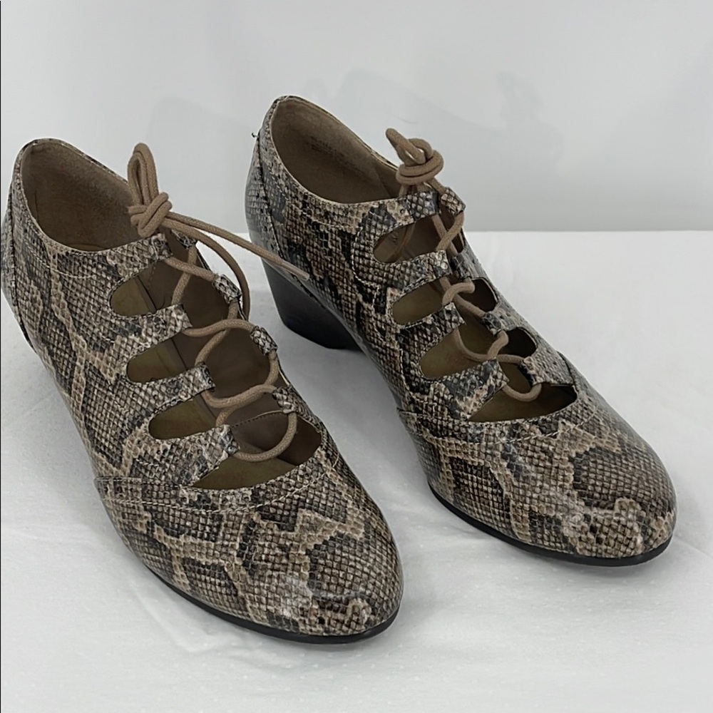 BELLA VITA SIZE 12 Stylish Snake Print Women's Shoes